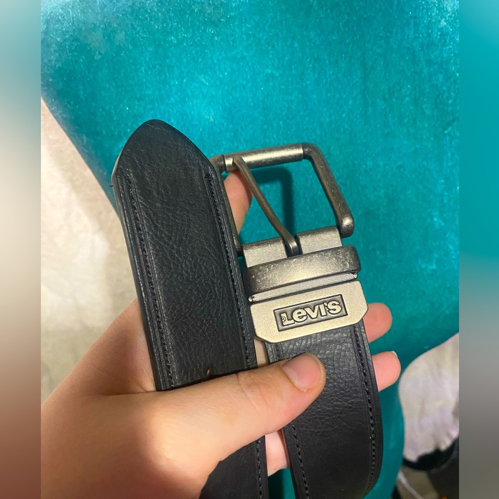 Levi’s: black leather belt 42-44
